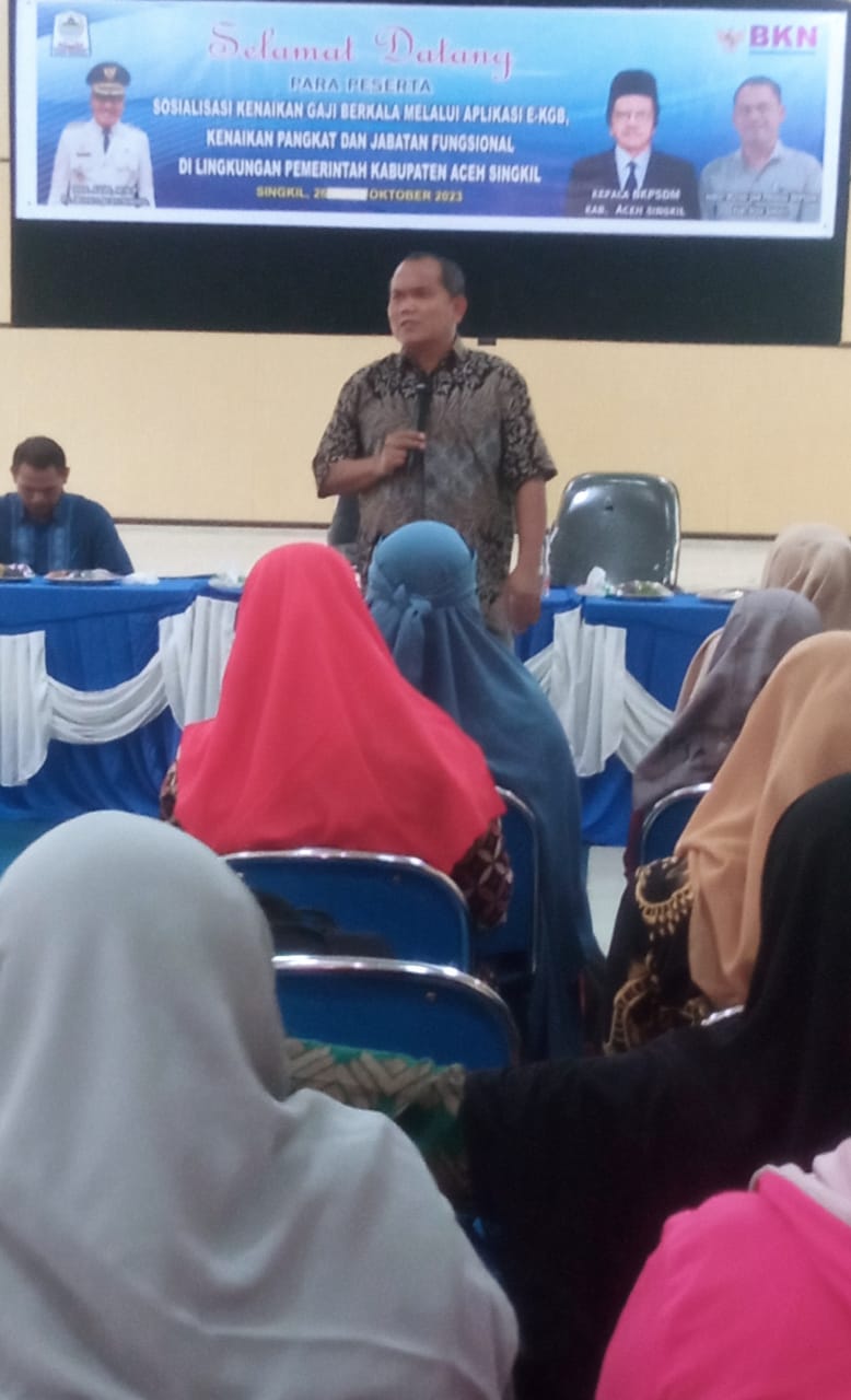 Berita sore/Ahmad Zaelani Sidik: Peserta sosialisasi sistem kenaikan gaji berkala yang dilaksanakan BKPSDM Aceh Singkil, Kamis (26/10) di aula dinas Kesehatan berlangsung sukses.