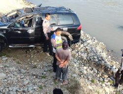 Mobil Pajero ‘Terjun’ Ke Sungai, 1 Penumpang Tewas