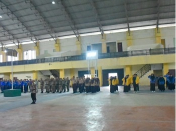 Teks foto : Upacara perigatan Hari Sumpah Pemuda ke-95 Tahun 2023 di Gedung Gelanggang Olahraga (GOR) setempat, Sabtu (28/10).