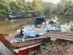 Ditpolairud Tangkap Kapal Pembawa 100 Bal Pakaian Bekas Asal Malaysia