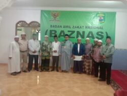 Baznas Madina Serahkan Bantuan  kepada Warga Penderita Sakit