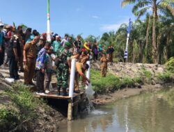Peringati Hari Sungai Sedunia, Wabup Asahan Restocking 15 Ribu Benih Ikan 