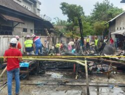 Satu Kopel Rumah Papan di Gampong Geudubang Aceh Ludes Dilalap Api