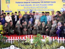 Dinilai Perjuangkan Harkat Melayu Islam, Syah Afandin Dianugerahi Temenggong Tun Hassan