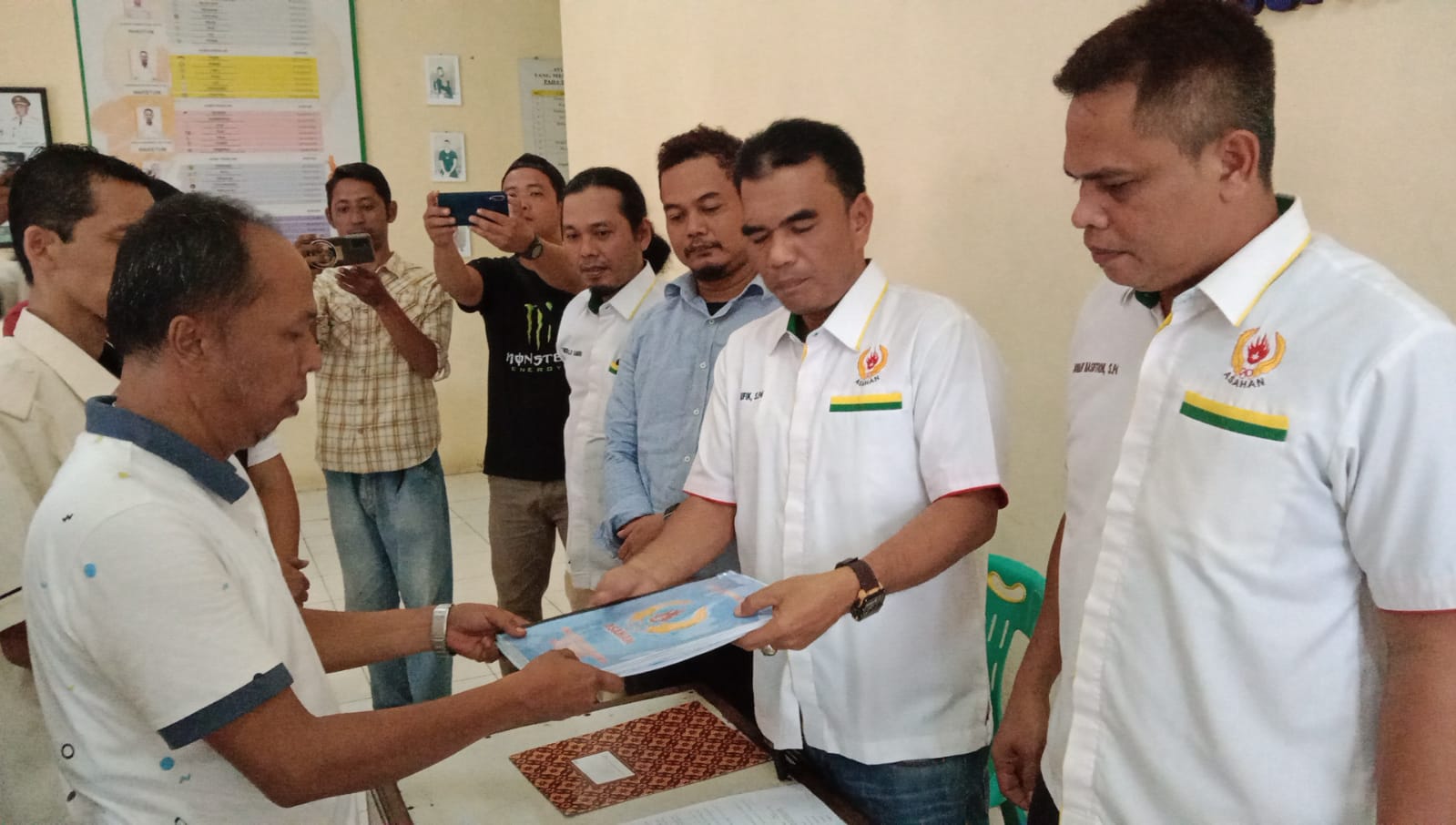 Ketua KONI Asahan Harris ST maju kembali sebagai Balon Ketua KONI 2023-2027 kepada Panitia TPP Musorkab KONI Asahan 2023, dengan membawa 100 persen dukungan Cabor yang ada di Asahan. Foto:Sapriadi