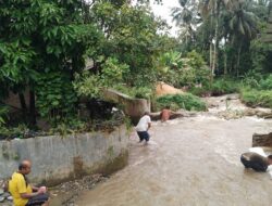 Kadis PUPR Madina: Terimakasih Warga Bergotongroyong Soal Tanggul, Awal Tahun Dimaksimalkan