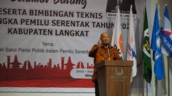 Teks Foto/Beritasore/ist  Plt Bupati Langkat H. Syah Afandin, SH menghadiri Bimtek dalam Rangka Pemilu Serentak Tahun 2024 Kabupaten Langkat, di Wings Hotel Kualanamu, Senin (04/12/2023).