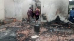 Rumah Camat Aek Songsongan Ludes Dilalap Si Jago Merah