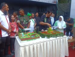 DR H Rahmat Shah Potong Timpeng Peringati Taman Hewan P. Siantar Ke-87