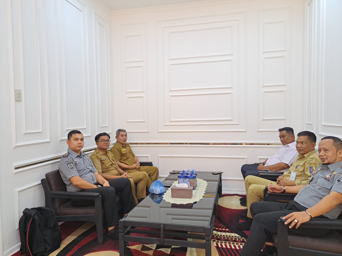 Teks fhoto:Lembaga Pemasyarakatan Kelas IIA Labuhan Ruku gelar rapat evaluasi kinerja Tahun 2023 dan rencana kerja Tahun 2024 Selasa (16/01/2024).beritasore/alirsyah