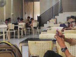 Miris, Jam Belajar Anak Sekolah Main game Di Warung Kopi