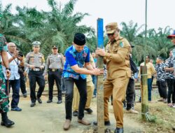 Komitmen Pemerintah Layani Publik, Pj Bupati Batubara Cabut Portal Perlintasan KA