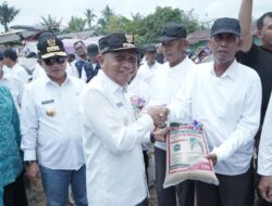 Bupati Asahan Dampingi Pj Gubernur Sumatera Utara Tanam Cabai di Desa Serdang