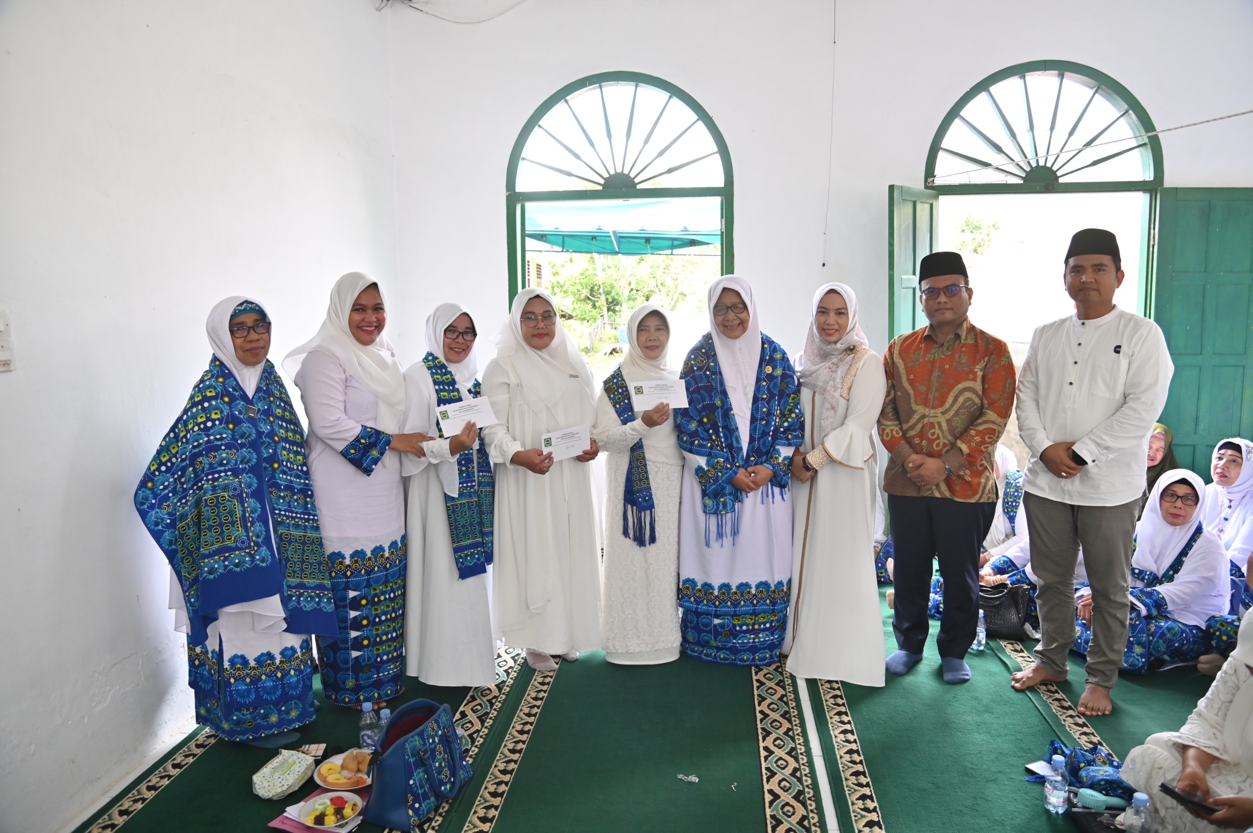 Berita Sore/Birong RT Teks poto: Pj. Wali Kota Padangsidimpuan, Dr.H Letnan Dalimunthe, SKM, M.Kes, saat menghadiri acara pertemuan rutin BKMT di Masjid Babussalam Desa Simasom Kec. Padangsidimpuan Angkola Julu, Sabtu (24/2).