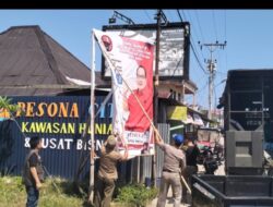 Bawaslu Kota Gunungsitoli Tertibkan APK Partai Politik