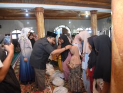 Bupati Tapsel dan Ketua TP PKK Salurkan Ratusan Paket Sembako