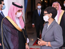 Menlu Retno Bahas Krisis Gaza Bersama Dubes Negara Arab