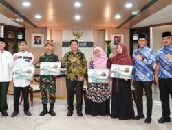 Pj Gubsu Serahkan Hadiah Umroh Pemenang MTQ ASN, Non ASN Dan Lintas lnstansi