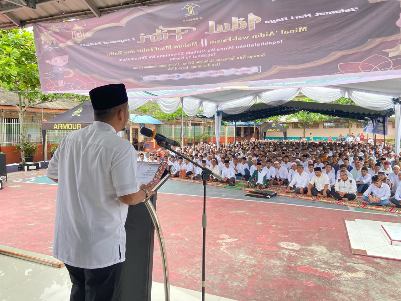 Teks fhoto: Lapas Kelas IIA Labuhan Ruku Kanwil Kemenkumham Sumatera Utara gelar Sholat Idul Fitri (ID) 1445 H/2024 di lapangan Lapas Rabu (10/04/2024).beritasore/alirsyah