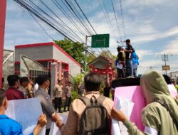 Dana Desa Dikebiri Oknum Pejabat, Mahasiswa UGL Turun Kejalan