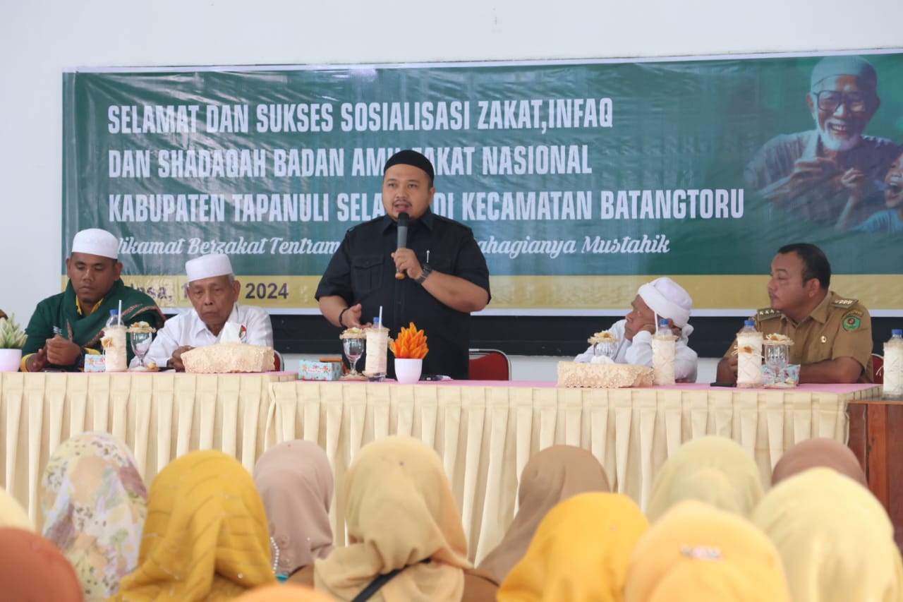 Berita Sore/Birong RT Teks poto: Bupati Tapanuli Selatan Dolly Pasaribu saat membuka sosialisasi Zakat, Infaq, dan Shadaqah di Aula Kantor Camat Batang Toru, Selasa (14/5/2024).