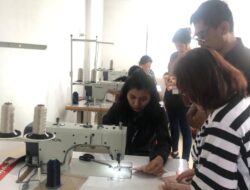 Wastra Tenun Desa Meat Karya Penyandang Disabilitas Melenggang Sampai Jamaica