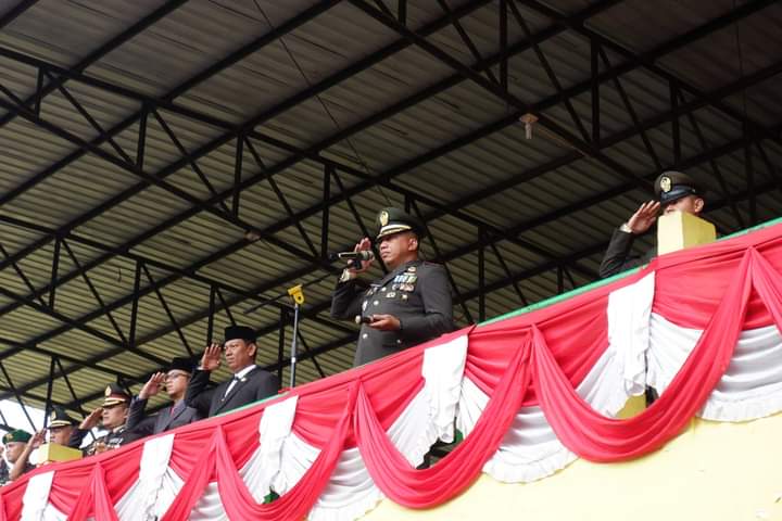 Berita Sore/Birong RT Teks poto: Dandim 0212/TS, Letkol Inf. Amrizal Nasution Irup peringatan Harkitnas ke 116 tahun 2024 yang digelar stadion H.M Nurdin Kota Padangsidimpuan, Senin (20/5/2024).