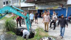 Cegah Banjir Kecamatan Sunggal Gotong Royong Bersihkan Parit