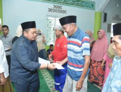 Bupati Tapsel Serahkan ZIS Secara Serentak