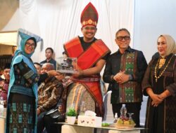 Wali Kota P.Siantar Hadiri Pawai Budaya Colorful Medan Night Carnival