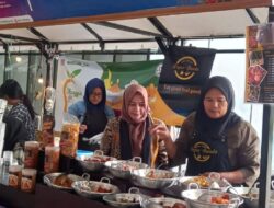 Dapur Bunda Binaan BI Suguhkan Gulai Kepala Ikan Kakap di KKSU 2024