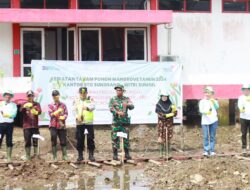 Telkom Tanam 200 Mangrove di Wilayah Kantor STO Sungsang