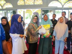 Pengajian Rutin BKMT, Wali Kota Siantar Serahkan 180 Paket Ke Dhuafa