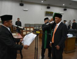 Ketua DPRD Langsa Lantik PAW Muzakir SH Periode 2019 – 2024