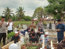 Kapolres Langkat Hadiri Pemakaman Ibunda Ketua Gerbang Malay