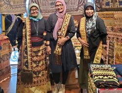 Pameran FEKDI Dan KKI, Tapis Sulam Benang Emas Lampung Memikat Hati