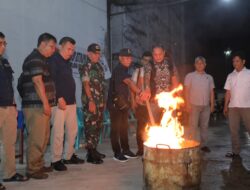 Bupati Asahan Saksikan Pemusnahan Surat Suara Tidak Terpakai
