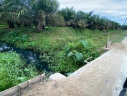 Pagar Beton Titi Proyek DBH Sawit Tahun 2023 Ambruk