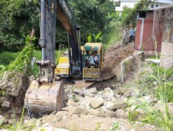 Satpol PP Kota Pematangsiantar Meratakan Kuburan Mr X