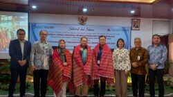 Berita Sore/Aje Kepala LLDikti Wilayah I Prof Drs Saiful Anwar Matondang bersama sejumlah pimpinan PTS Sumut pada acara syukuran di aula kantor LLDikti Wilayah I Jalan Sempurna, Tanjung Sari Medan, Selasa (24/12) atas raihan penghargaan Anugerah Diktisaintek 2024.