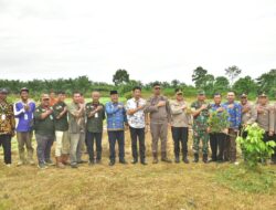 Pj. Bupati Aceh Tamiang Ajak Masyarkat Manfaatkan Perkarangan Tanami Cabai dan Sayur