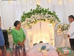 Bupati Nias Melayat Meninggalnya Ayah Kadis Sosial PMDP2A