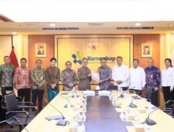 Kemenkop RI Serahkan Daftar Koperasi Aktif Ke OJK Untuk Diawasi