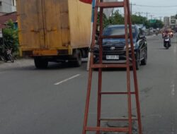 Warga Pasang Bendera Merah Putih Di Jalan Rusak Jalinsum Sergai