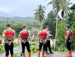 Brimob Polda Sumut Tanggap Cepat Bencana Banjir Di Nias Barat