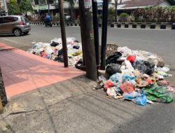 Gaji Dua Bulan Tak Dibayar, Pengangkat Sampah Di Binjai Mogok