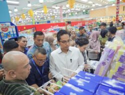 Tinjau Salah satu Supermarket, Wali Kota Medan Temukan Permen Tak Jelas Tanggal Kedaluarsanya