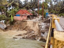 Akibat Tingginya curah Hujan Tembok  Penahan Jembatan Sungai Saua Nisel Kembali Ambruk