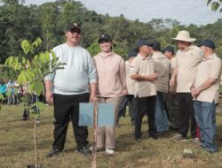 Pemko Gunungsitoli Canangkan Gerakan Jumat Bersih dan Penanaman Bibit Pohon