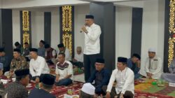 Bupati Gayo Lues Suhaidi,S.Pd, M.Si saat menyampaikan pidato singkatnya di hadapan para Undangan yang hadir di acara Buka Puasa bersama unsur Forkopimda(Muhammad Iqbal). 